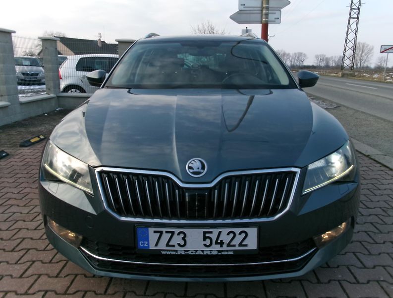 Škoda Superb 2.0 TDI NAVI AUTOKLIMA  - fotka 3 z 35