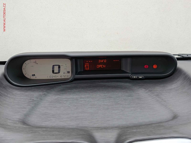 Citroën C3 Picasso (2015) 1.2 PT, ČR, AC, temp, park - fotka 11 z 14