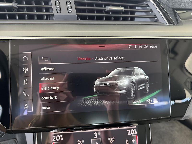 Audi e-tron 55 Quattro*300kW*NočníVidění - fotka 22 z 35