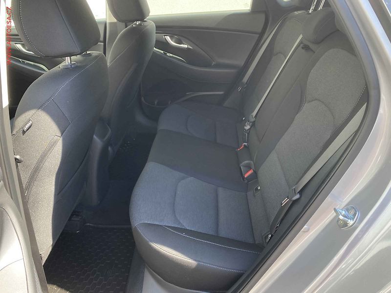 Hyundai i30 (2023) 1.0 T-GDi, ČR, Smart, AT - fotka 10 z 19