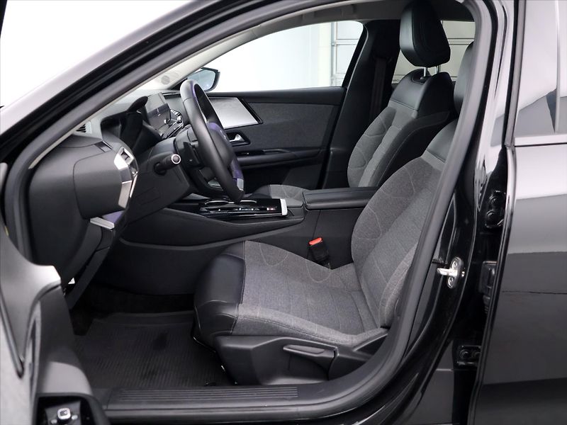 Citroën C5 X 1,2 PT 130k Aut. Feel 1.Maj - fotka 11 z 37