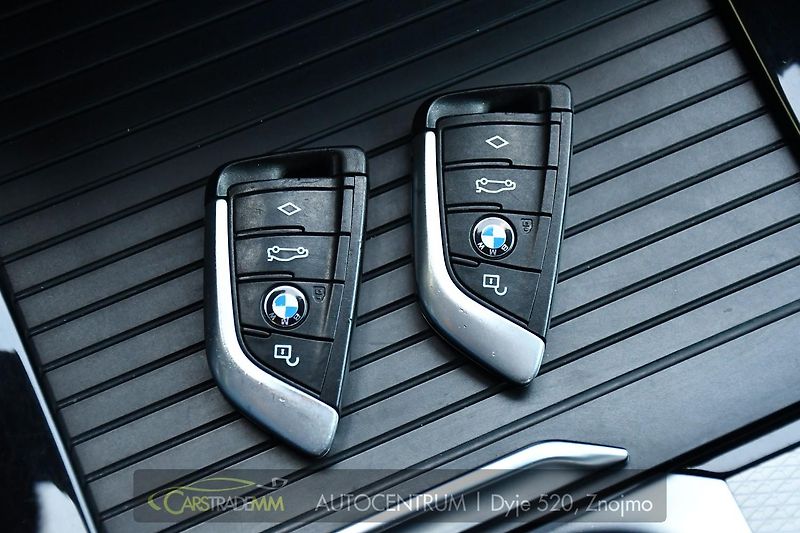 BMW X3 20d M-SPORT HUD TAŽNÉ - fotka 35 z 53