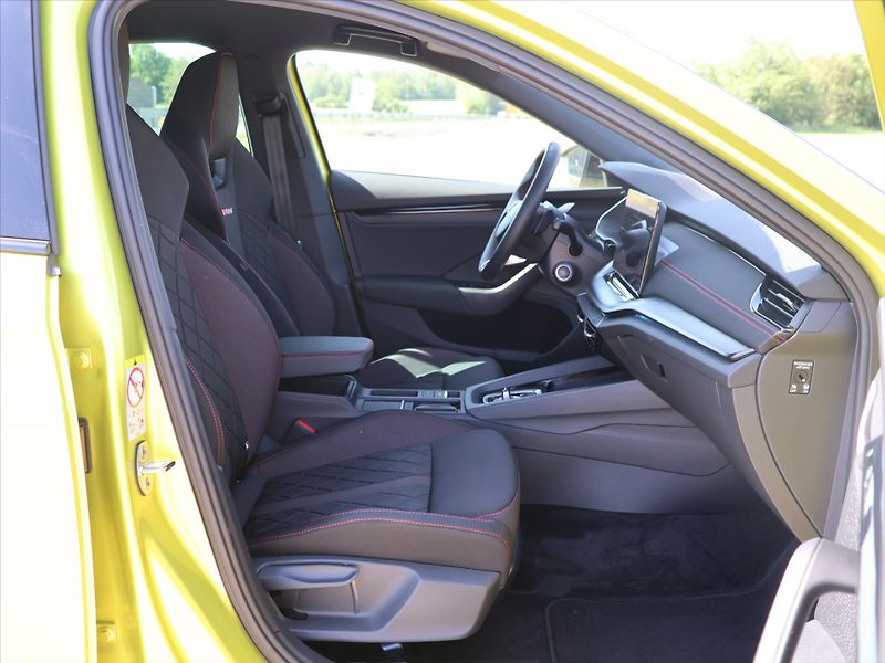 Škoda Octavia 2,0 TSI DSG RS DPH 1.maj CZ - fotka 13 z 34