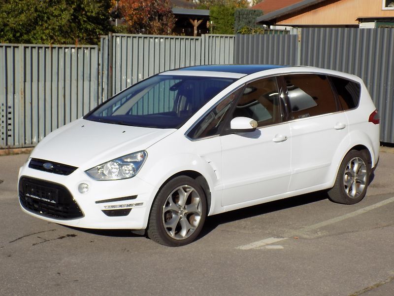 Ford S-MAX 2,0  TDCI 103KW TITAN FACELIFT - fotka 41 z 47