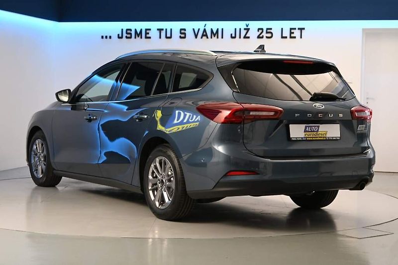 Ford Focus (2023) 1.5 LED TITANIUM Kamera 8AT EC - fotka 7 z 28