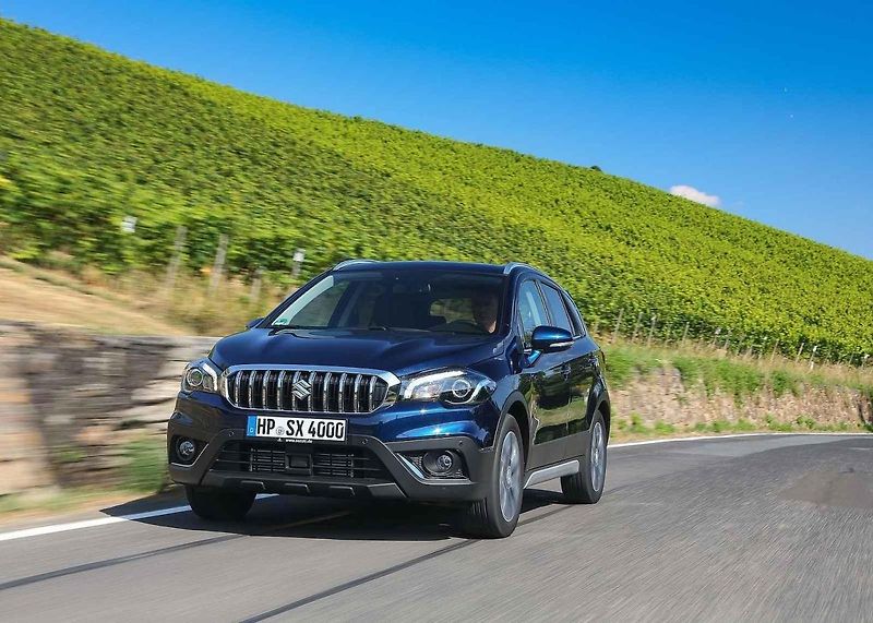 Škoda Kamiq má ližiny už v základní výbavě Ambition. K autu je dostanete tedy vždy.