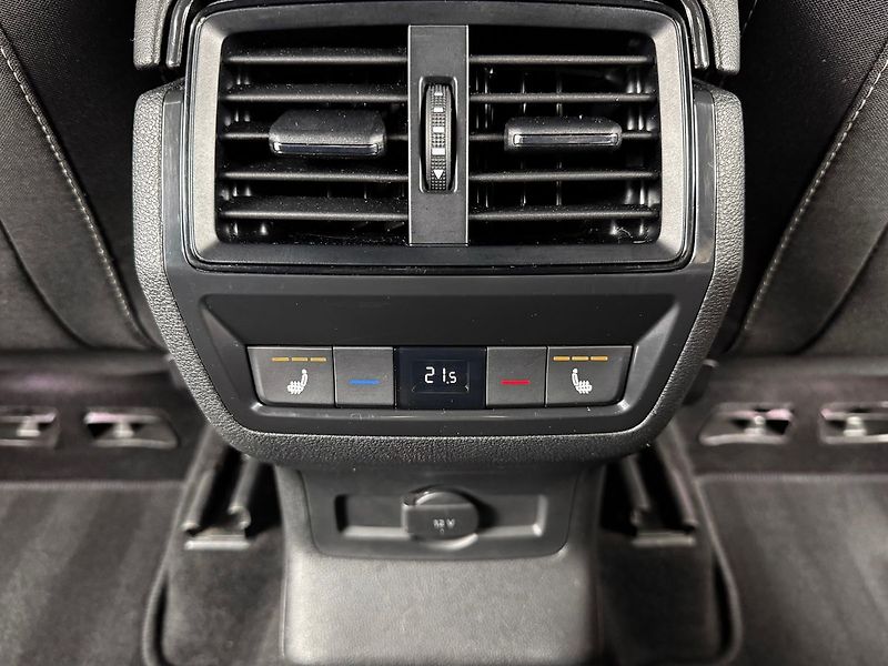 Škoda Karoq 1.5TSI DSG SPORTLINE EXCLUSIVE - fotka 23 z 26