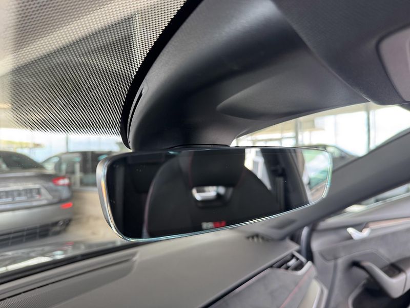Škoda Octavia RS 2,0TDI*DSG*HUD*REZERVACE! - fotka 17 z 34
