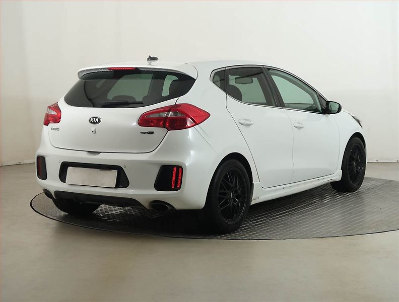 Kia Ceed (2016) 1.0 T-GDI, Navi, Tempomat - fotka 5 z 15