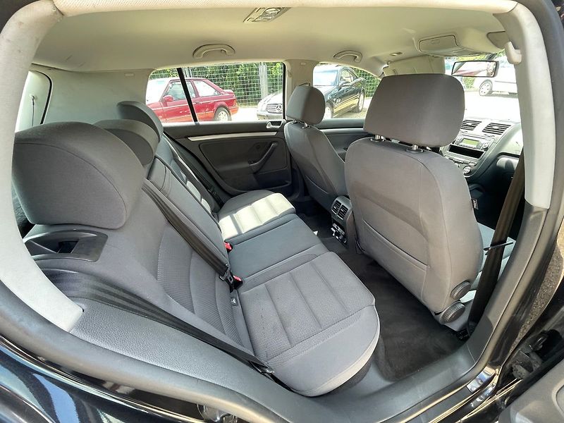Volkswagen Golf 2.0TDI 103kW*ZADÁNO* - fotka 23 z 25