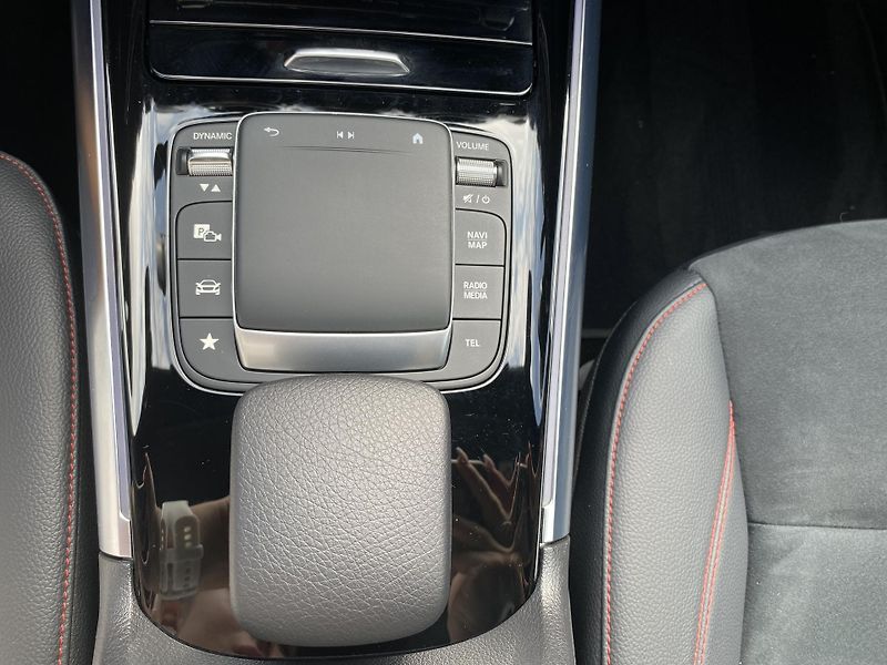Mercedes-Benz GLA 200d 4M AMG - fotka 26 z 27
