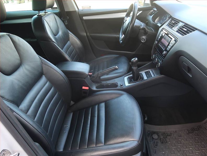 Škoda Octavia (2014) 2.0 TDI 4x4, 4X4, Xenony - fotka 9 z 25