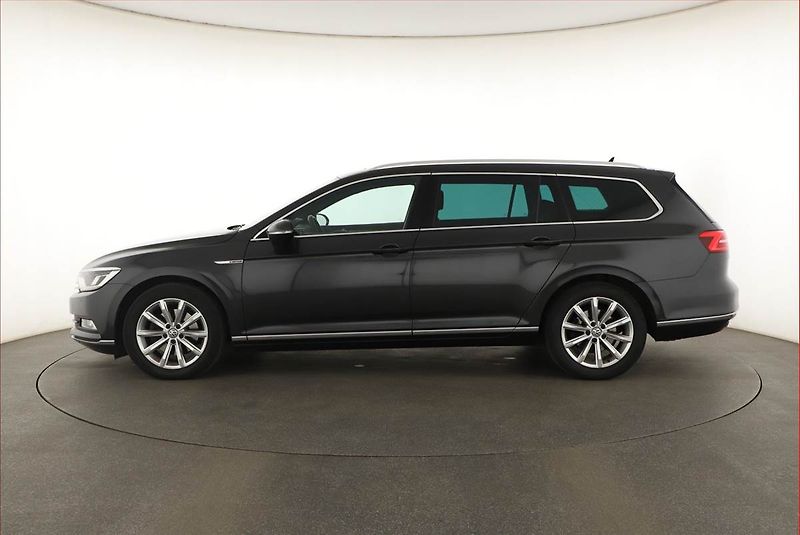 Volkswagen Passat (2018) Highline 2.0 TDI, 4X4 - fotka 3 z 20