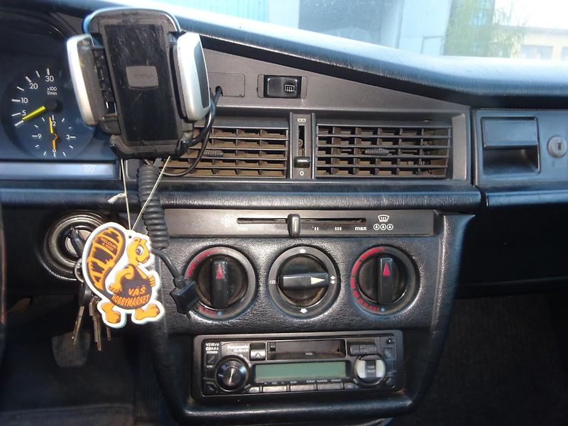 Mercedes-Benz 190 (1987) 2,5 D - fotka 17 z 17