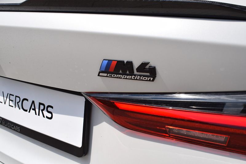 BMW M4 (2022) Competition/Carbon/MatBílá - fotka 48 z 65