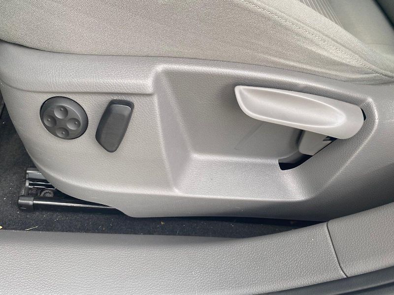 Seat Alhambra (2012) 1.4 TSi 110kW - fotka 15 z 27