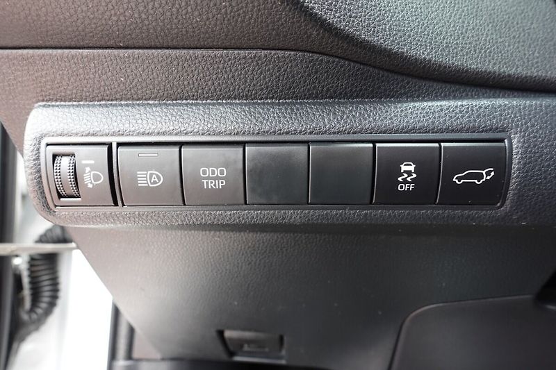 Toyota Corolla 2.0 hybrid e-CVT X6 Style - fotka 20 z 34
