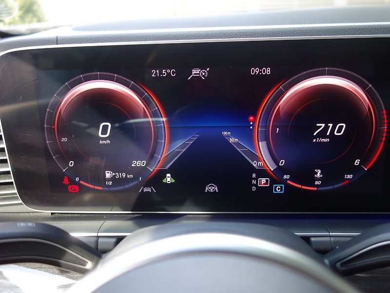 Mercedes-Benz GLS (2020) 350D*4M*WEBASTO*MASÁŽ*69000KM! - fotka 34 z 50