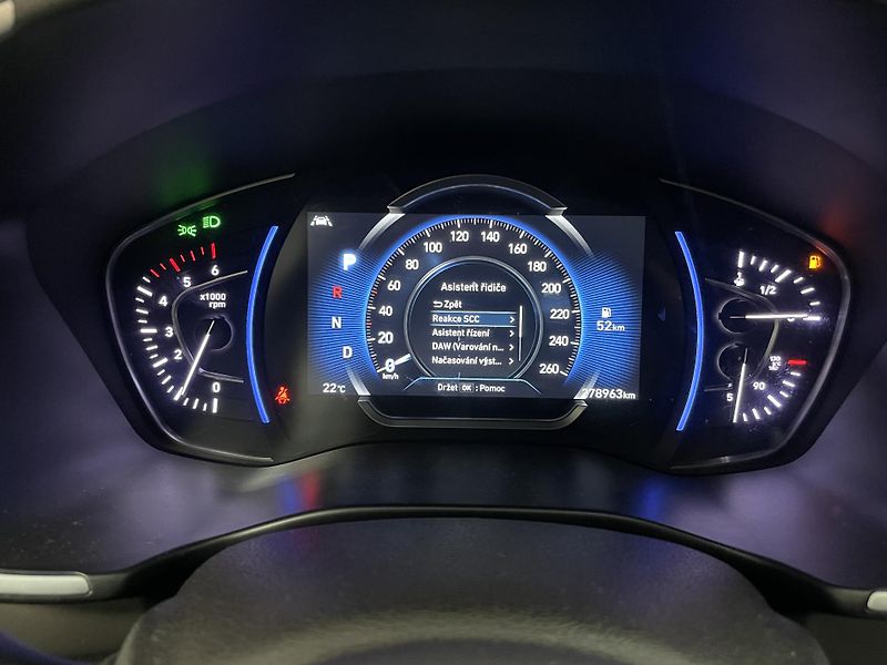 Hyundai Santa Fe 2.2 CRDi ČR AWD AT 7.MÍST LUXU - fotka 30 z 40