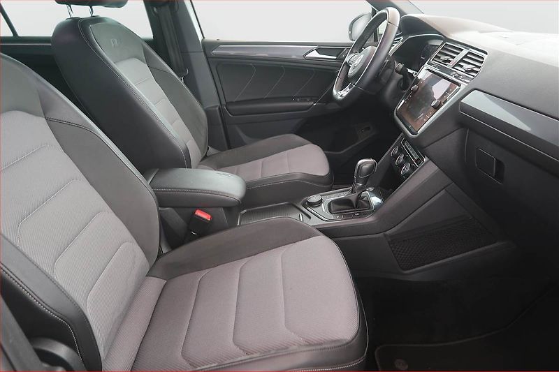 Volkswagen Tiguan (2017) R-Line 2.0 TDI, 4X4, Automat - fotka 9 z 18