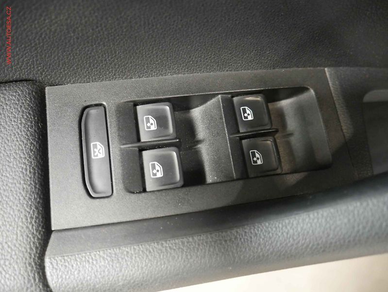 Škoda Octavia (2015) 2.0 TDi 4x4, ČR, DSG, bixen - fotka 18 z 20