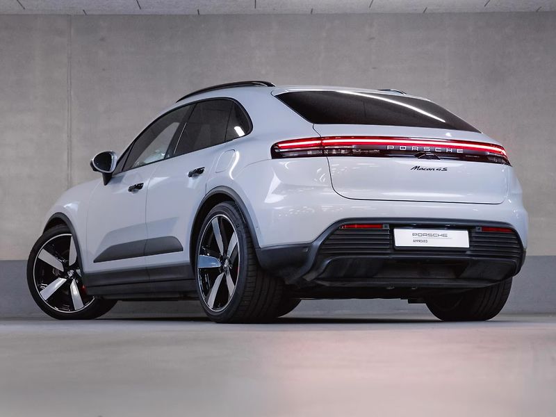 Porsche Macan 4S InnoDrive PASM 360 Venti - fotka 4 z 21