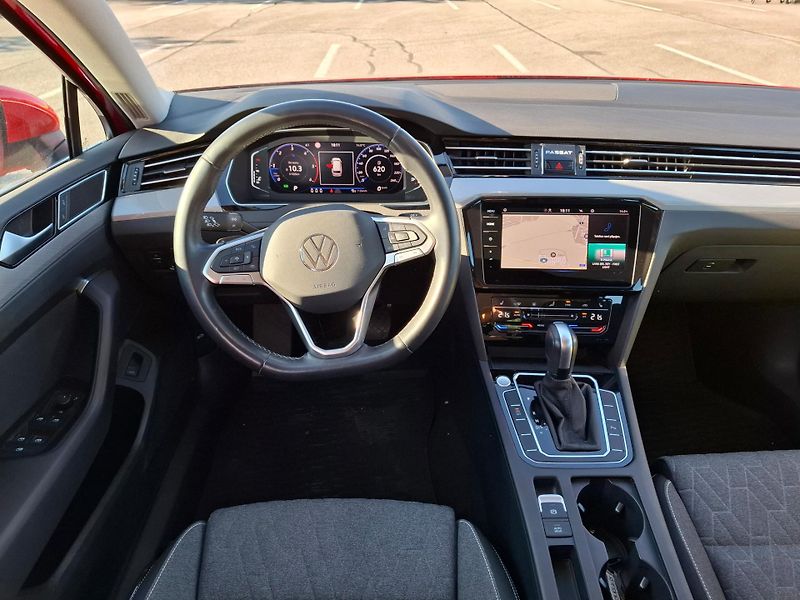 Volkswagen Passat 2.0 TDI Bussines DSG - fotka 8 z 16