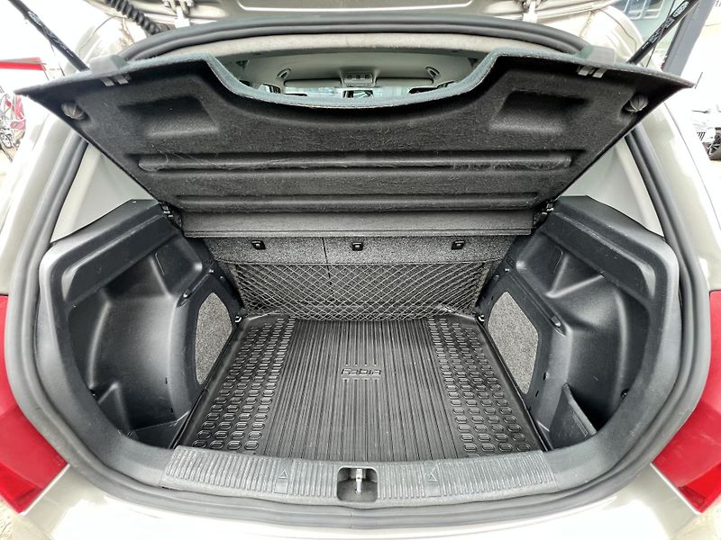 Škoda Fabia 1.2i 12v KLIMA KOUPENO V ČR - fotka 21 z 35