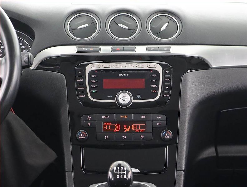 Ford S-MAX (2012) 2.0 TDCi, Serv.kniha, Xenony - fotka 12 z 18