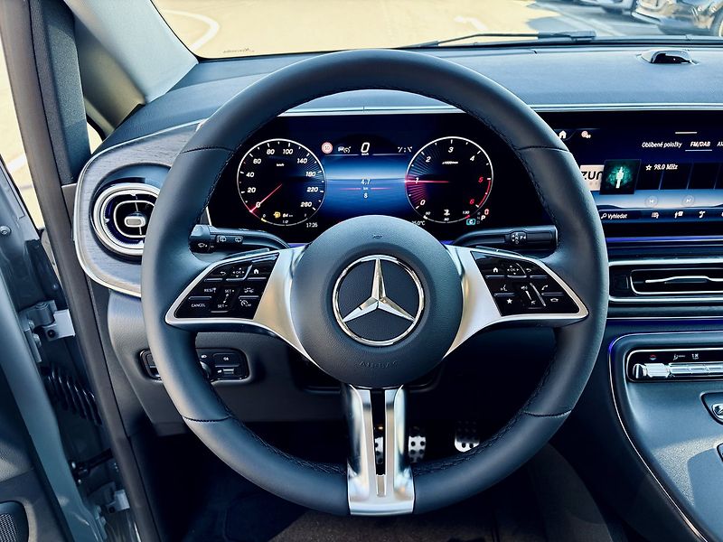Mercedes-Benz Třídy V (2026) 220d STYLE 4M L - fotka 21 z 32