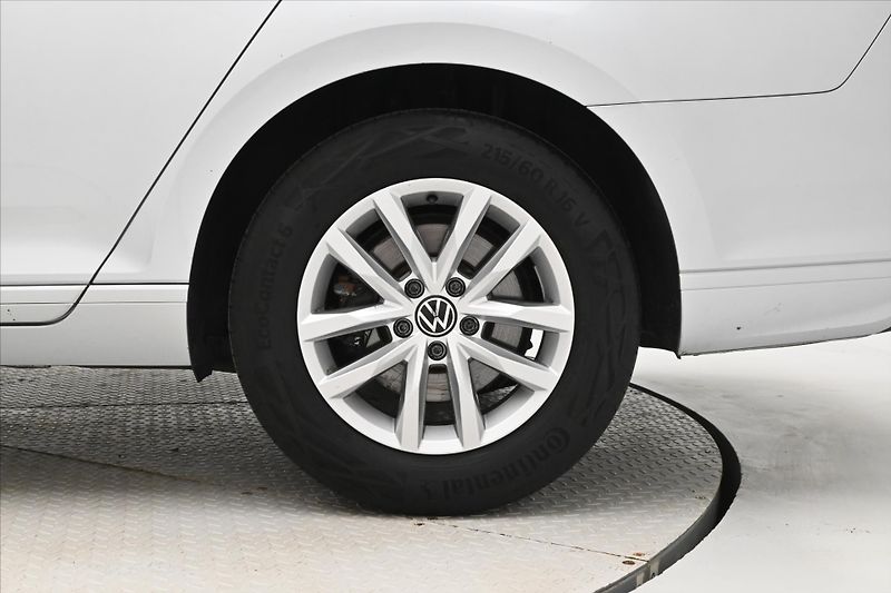 Volkswagen Passat 2,0 TDI 110 kW Business Záruka - fotka 31 z 31