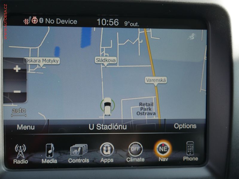 Jeep Cherokee (2014) 2.0 CRD 4x4, ČR, Longitude - fotka 16 z 25