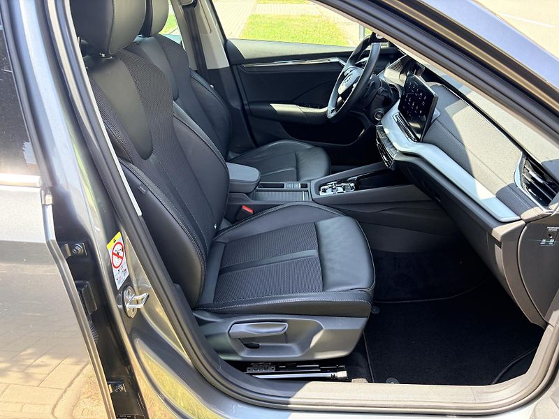 Škoda Octavia 2.0TDI STYLE VIRTUAL REZERVACE - fotka 52 z 53