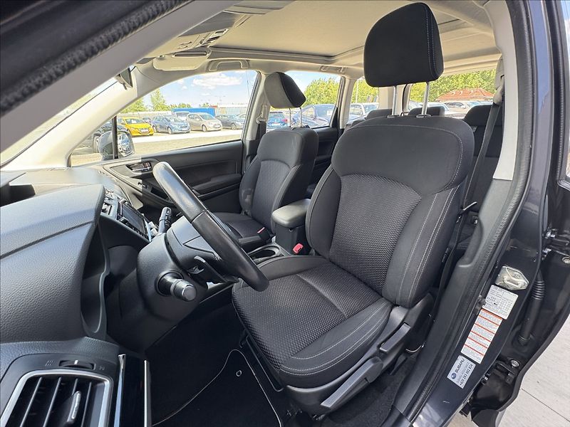 Subaru Forester 2,0 110 kw ČR 1 majitel servis - fotka 16 z 37