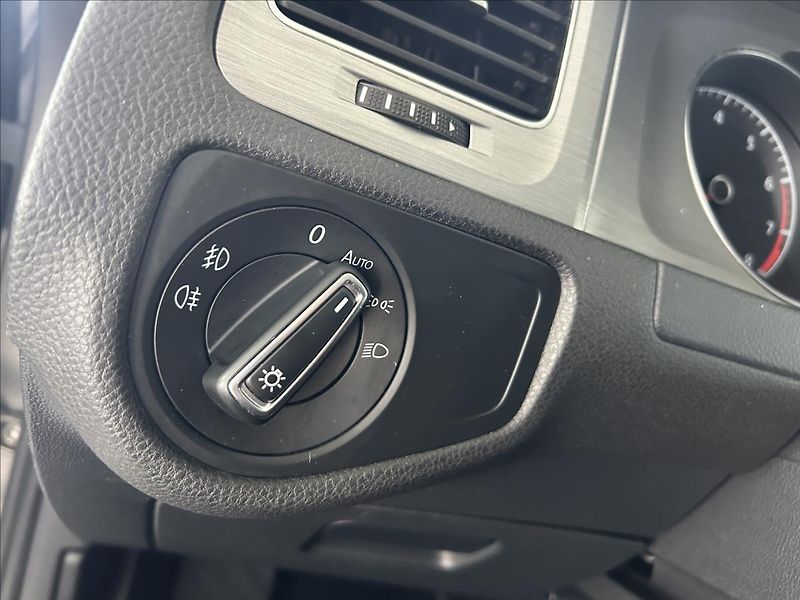 Volkswagen Golf 1,4   TSI 92kW,DSG,SERVISKA,ČR - fotka 11 z 26