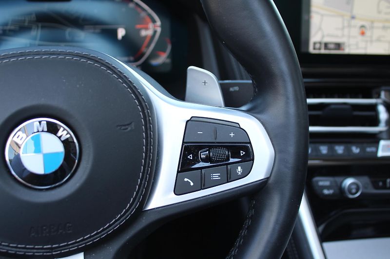 BMW Řada 8 840i xDrive Convertible - fotka 16 z 27