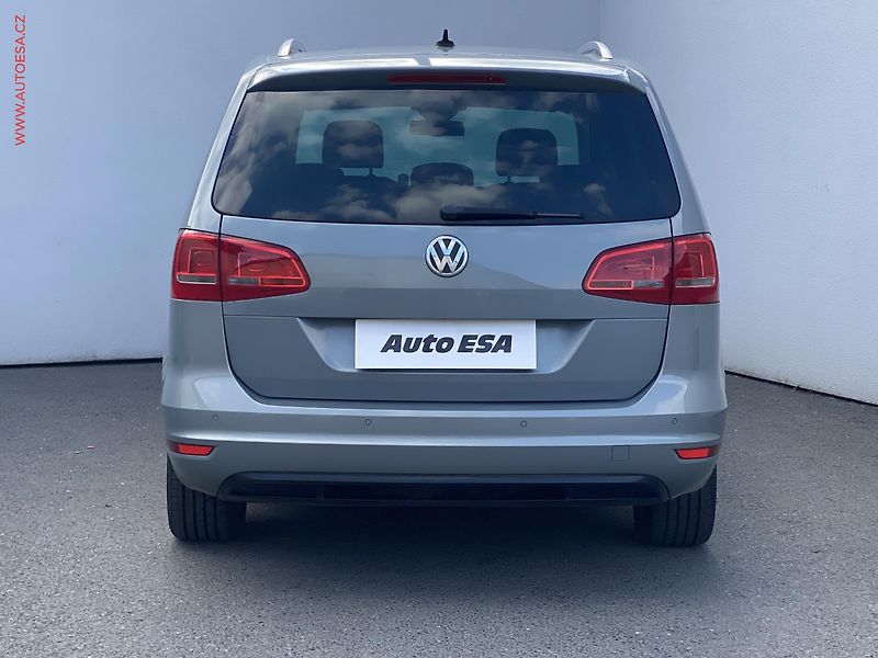 Volkswagen Sharan (2013) 2.0 TDi 7míst, Highline - fotka 5 z 19
