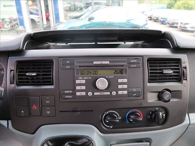 Ford Transit 2,2 TDCi,92kW,L3,6míst,tempoma - fotka 14 z 21