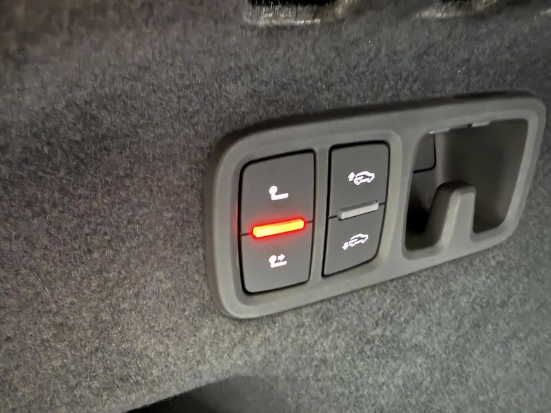Audi Q8 (2025) 50TDI 210kW OLED K360 PANORAMA - fotka 31 z 59