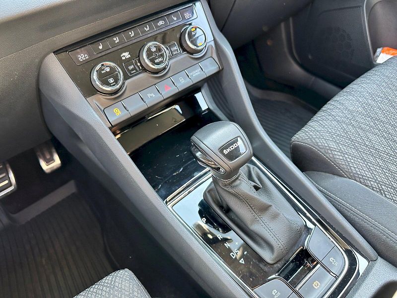 Škoda Karoq (2022) 1.5 TSI 110kW Style Exclusive - fotka 21 z 27