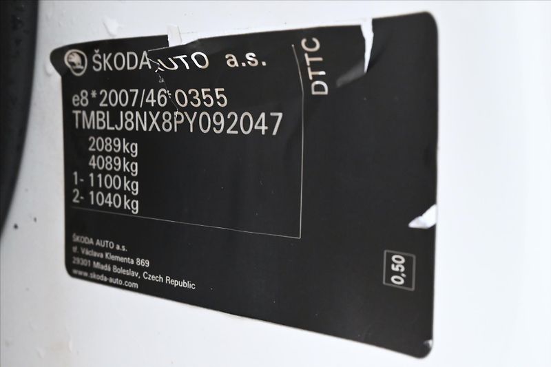 Škoda Octavia 2,0 TDI 110kW DSG Ambition 4x4 - fotka 12 z 30