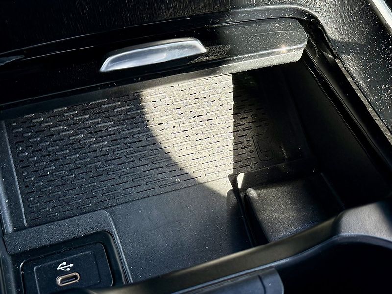 Mercedes-Benz GLB (2025) 200 d 4MATIC - fotka 34 z 45