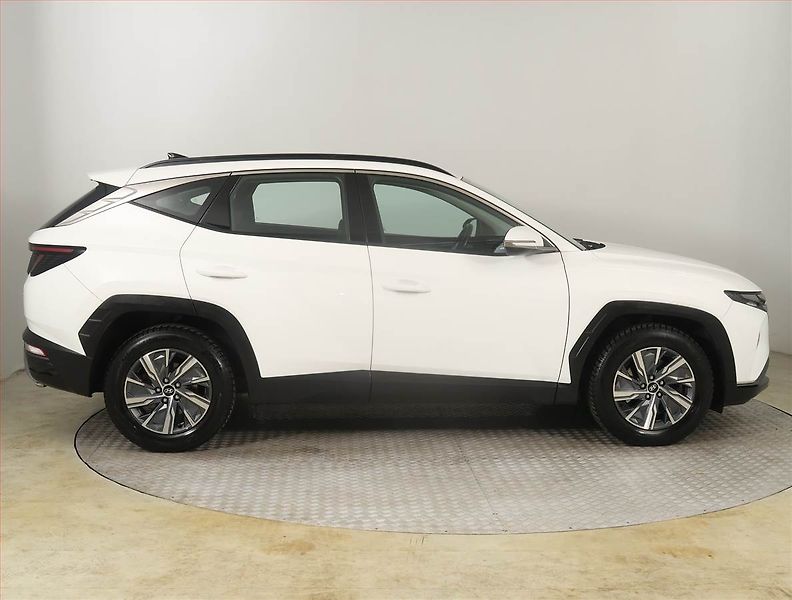 Hyundai Tucson (2022) 1.6 T-GDI - fotka 6 z 21