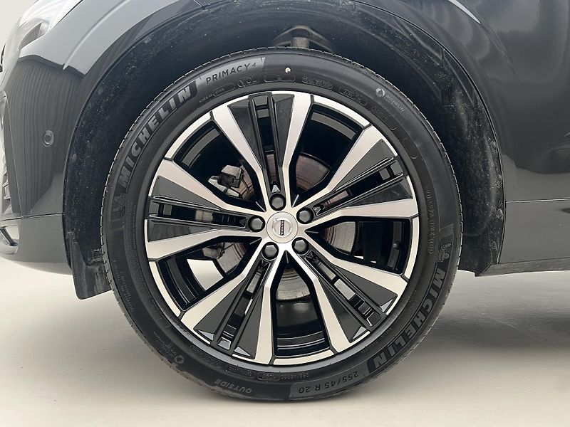 Volvo XC60 B5 AWD DARK PLUS AUT - fotka 15 z 45