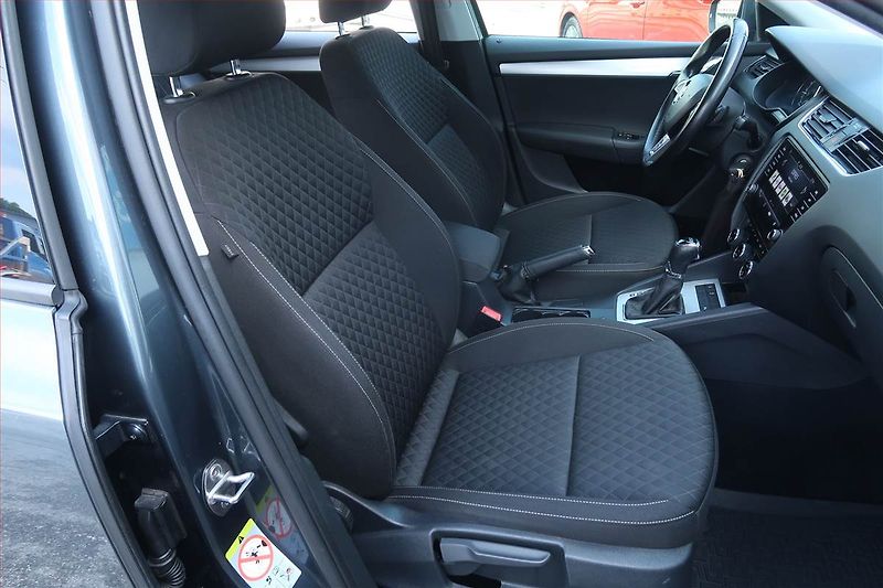Škoda Octavia (2017) 2.0 TDI, Automat, Navi - fotka 9 z 22