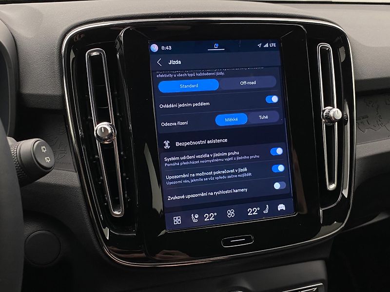 Volvo XC40 PURE ELECTRIC RECHARGE PLUS CZ - fotka 43 z 52
