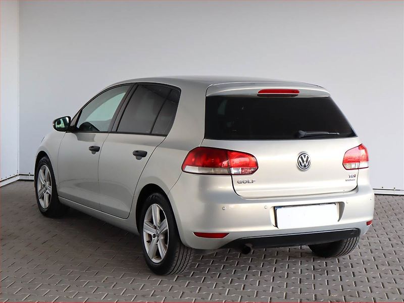 Volkswagen Golf (2011) 1.6 TDI, Automat, Tempomat - fotka 4 z 16