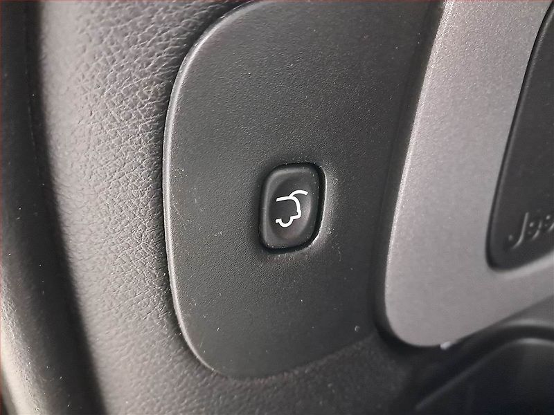 Jeep Cherokee (2016) 2.2 MultiJet, 4X4, Automat - fotka 16 z 24