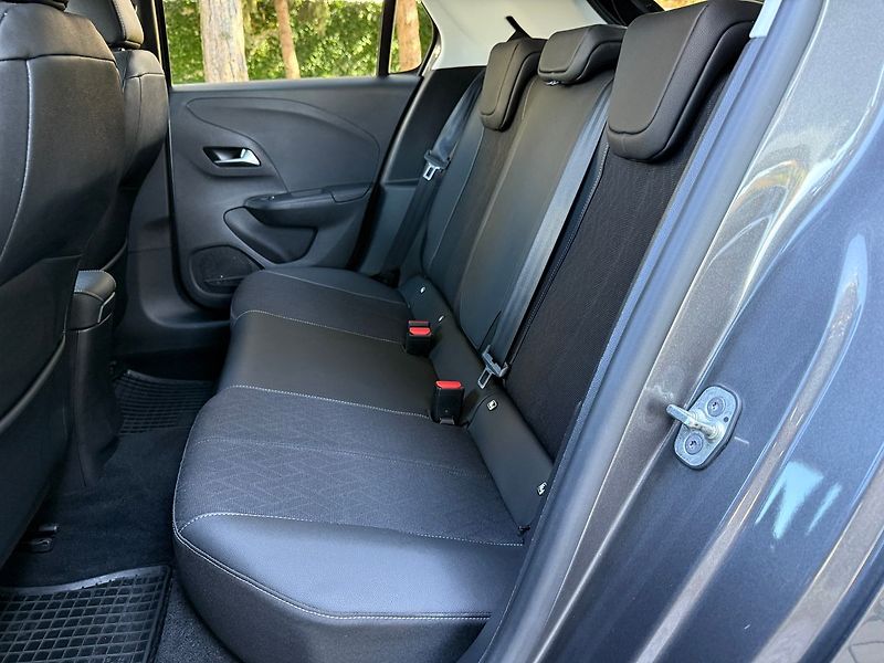 Opel Corsa e 50kWh Elegance - fotka 11 z 37