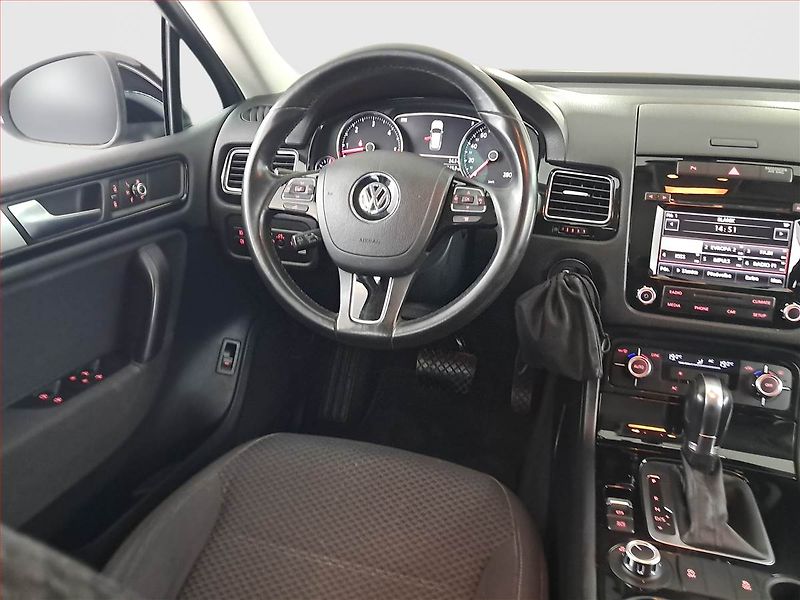 Volkswagen Touareg (2012) 3.0 TDI, 4X4, Automat - fotka 7 z 21